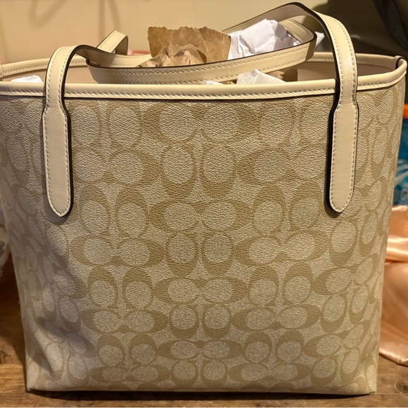 Coach Lunar New Year of the Dragon Tote *Hard to Find* Limited Edition - Picture 6 of 13